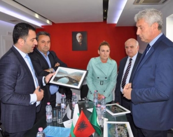 Мездра ще си помага с албански общини