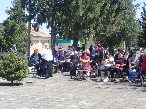 Ана Мария пя за вадинчани и гостите им на слънчевия площад на Дунавския бряг