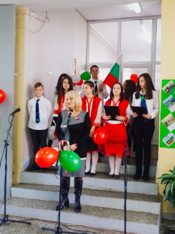Врачанско училище чества 3-ти март