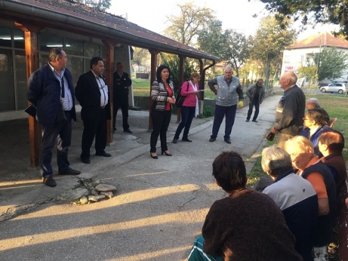 Кметът на Козлодуй се срещна с жителите на „Папур махала“