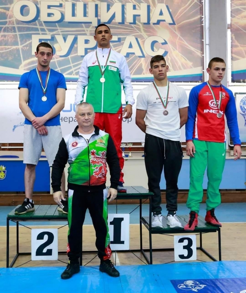 Оряхово с двама