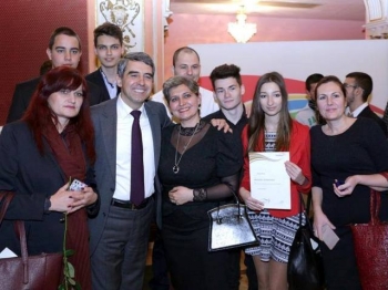 Росен Плевнелиев награди младежи от Оряхово