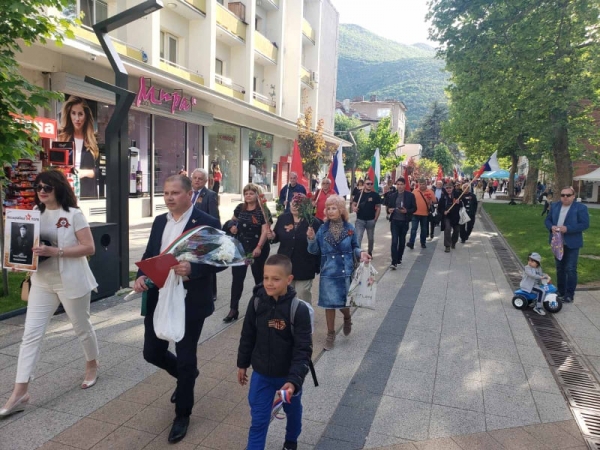 С шествие честваха 9 май във Враца /СНИМКИ/