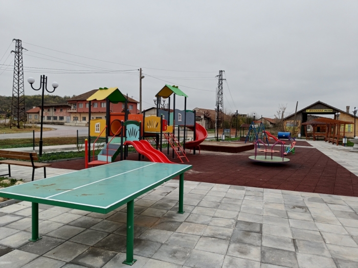 Нови площади и съоръжения за игра радват жителите на община Мизия
