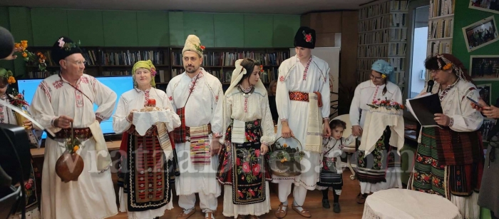 Влашка сватба и изложба на ученически униформи показват във Враца