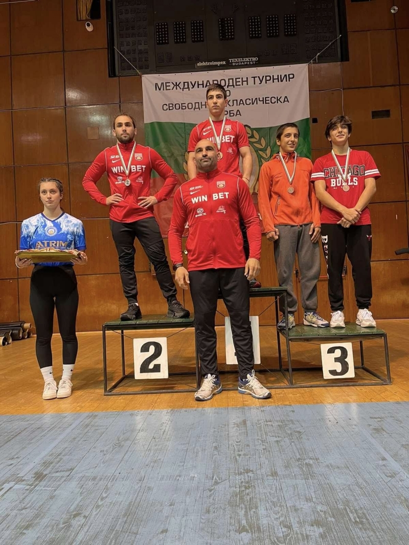 5 медала за врачански борци от турнир в Бургас