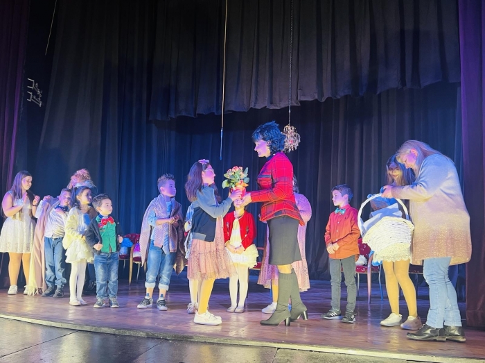 Деца сътвориха уникален спектакъл в Оряхово