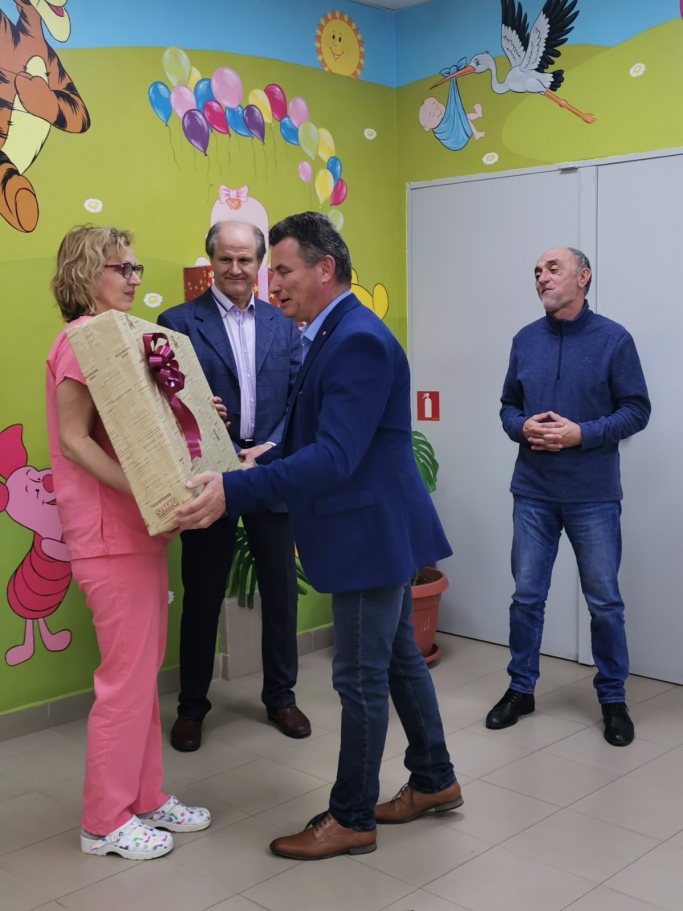 Подарък за отделението от кмета инж. Цветков