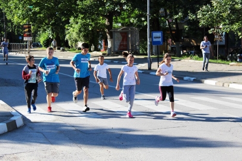 Състезатели от 2 до 50-години събра спортен маратон