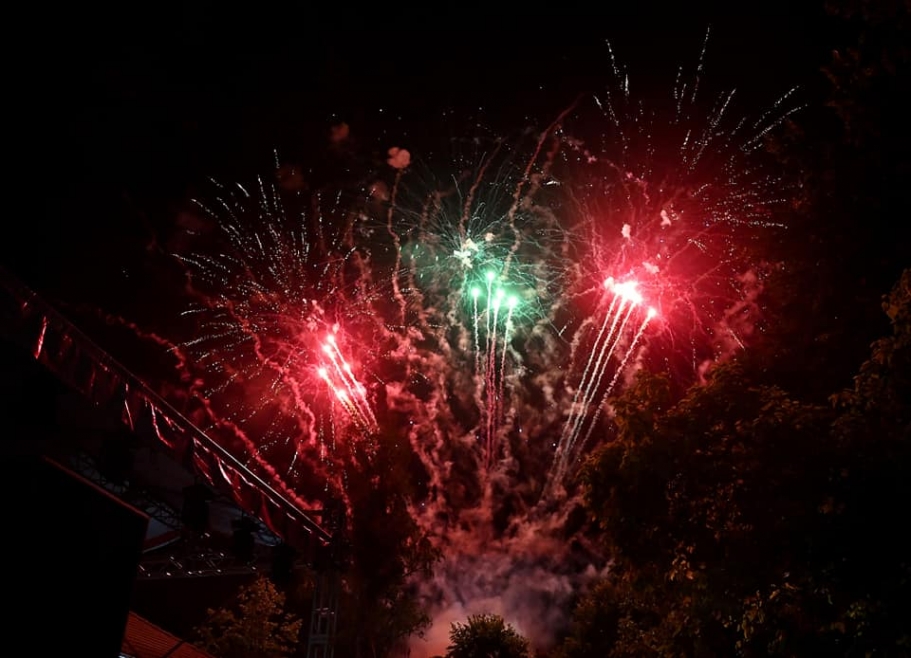 Кулминацията бе красива заря