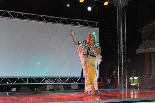 Весна Змиянац и Рени изпълниха до краен предел площада в Кнежа