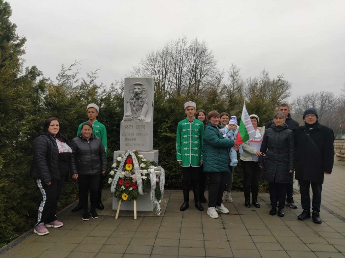 С почетен караул и церемония посрещнаха 3 март в Криводол