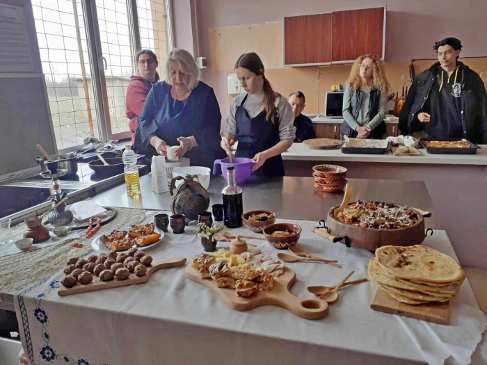 Стари български рецепти сготвиха белослатински ученици