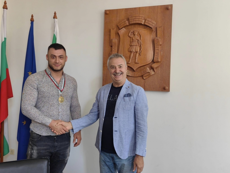 Кмет поздрави медалист