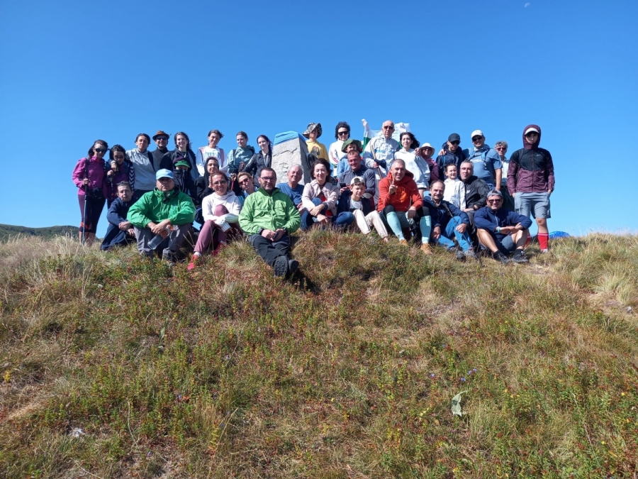 80 туристи покориха връх Миджур