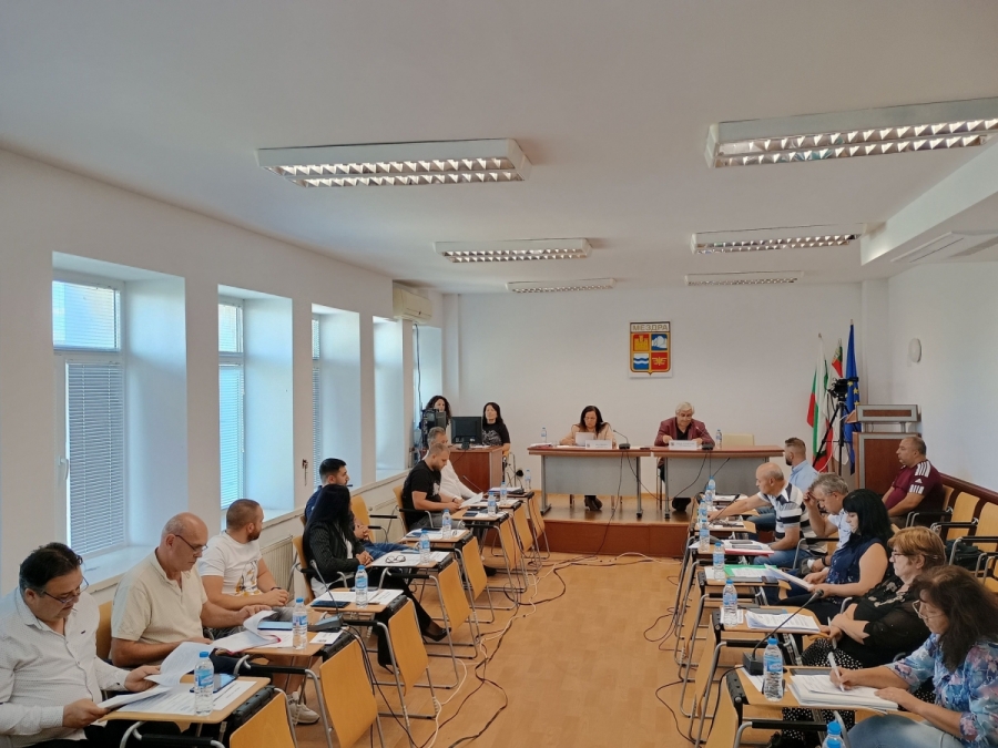 Община Мездра получи картбланш да закупи Дома на железничаря