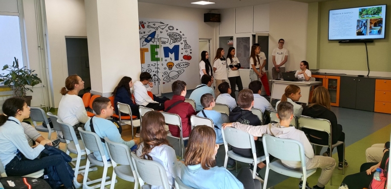 Гимназисти нахъсват ученици да трупат знания и да участват в проекти