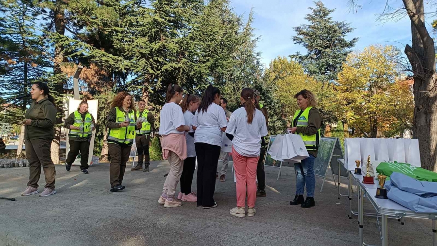 Ученици от Враца премериха сили в състезание по горски многобой