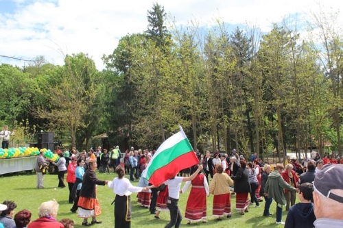 Стотици събра фестивалът Майски Кукутановец край Кнежа