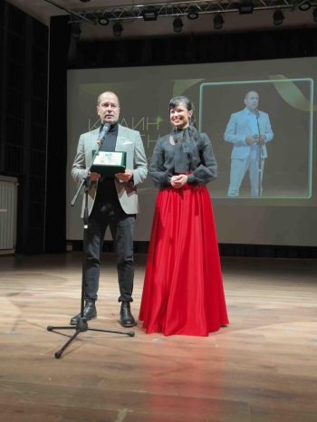 Отличиха Калин Каменов за „Специален принос“ в развитието на младежката работа