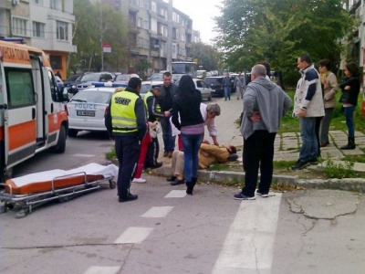 Пометоха жена и дете на пешеходна пътека във Враца