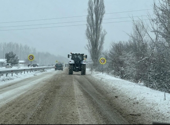 Сложна пътна обстановка и аварирали возила в област Враца