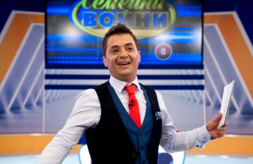 Водещият на Семейни войни пристига в Кнежа