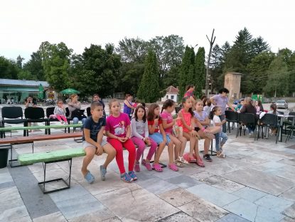 В очакване на следващата хитова лента.