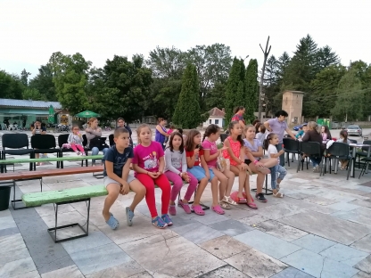 В очакване на следващата хитова лента.