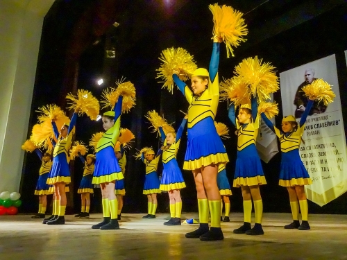 Училище в Роман чества патронен празник