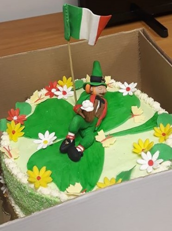 Габрешки ученици почерпиха с ирландска торта в посолство