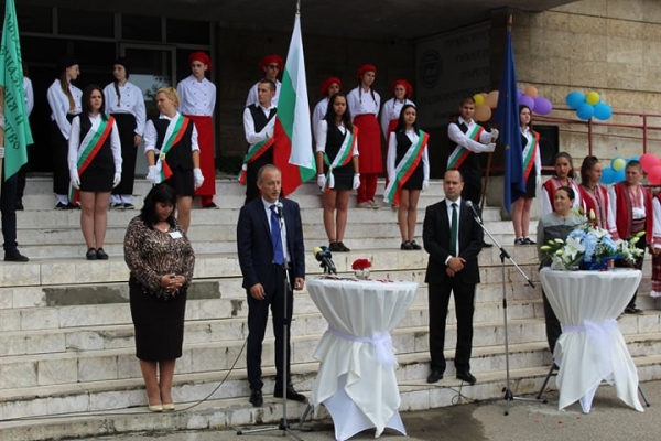 Училище за родители ще правят от ПГТР-Враца