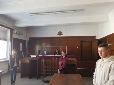 Ученици станаха „съдии“, прокурори“ и „адвокати“