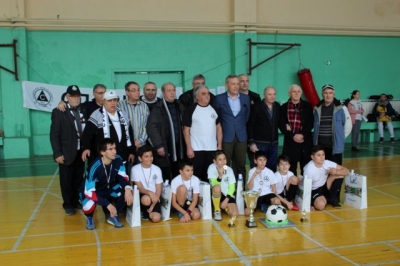 Ученици се впуснаха в турнир по мини футбол