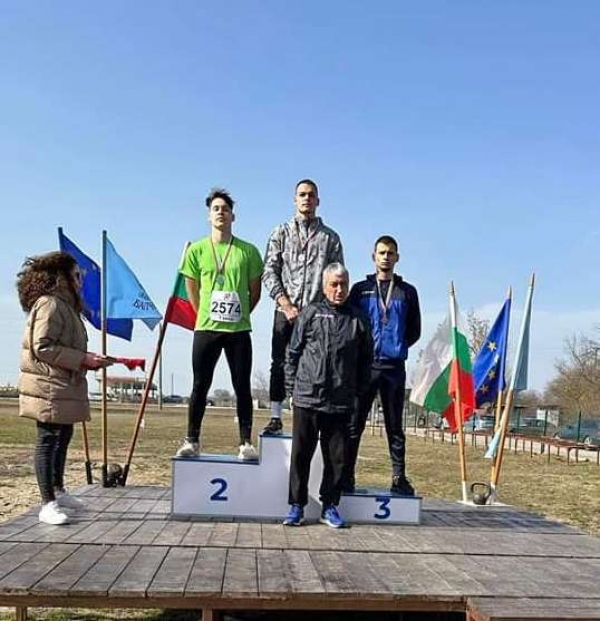 Три медала за атлетите на Красимир Маринов в Балчик /СНИМКИ/