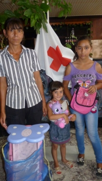 Социално слаби семейства получиха хуманитарна помощ 