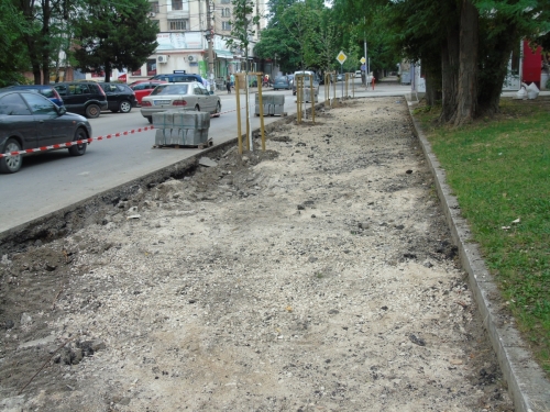 Обновяват улична мрежа и тротоари в Бяла Слатина
