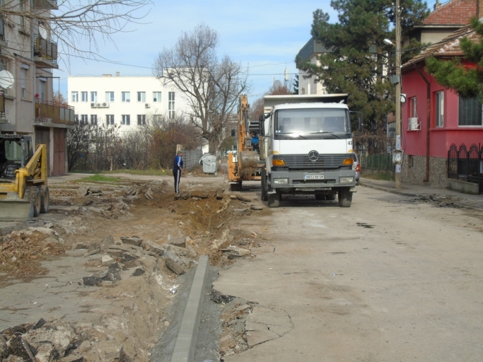 Ремонтират улици в Бяла Слатина