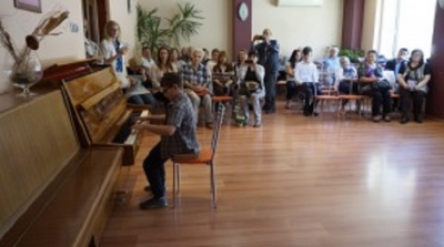 Мездренски творци представиха творчеството си в Своге