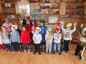 Баба Марта В ОДЗ „Детска Вселена” посрещнаха Баба Марта