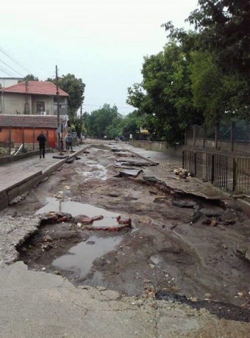 Унищожена реколта, улици и наводнения съсипват жителите на Мзиия