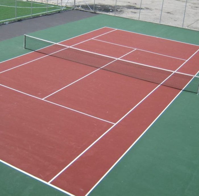 Правят модерно игрище за тенис на корт
