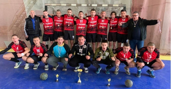 Младежите на ХК Локомотив (Мездра) стартираха с две победи 