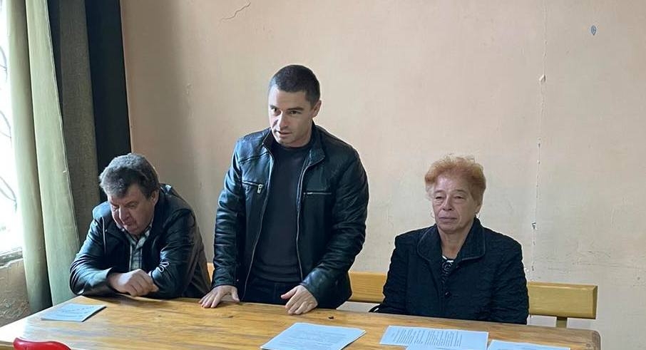 Кандидат-кметът Евгени Ефремов и съветникът Иван Иванов