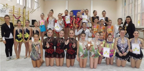 120 гимнастички излизат на турнира „Коледни звездички“