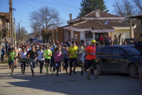 Над 130 любители на планинското бягане събра Крета Рън