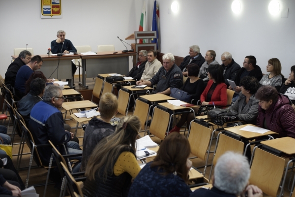 Кметът на Мездра похвали управниците в общината