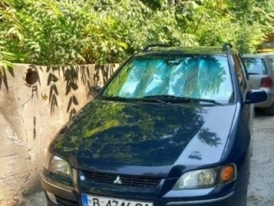 Продавам двигател и скоростна кутия
