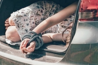 Мъж похити бившата си партньорка