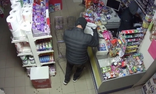 Обраха хранителен магазин във Враца